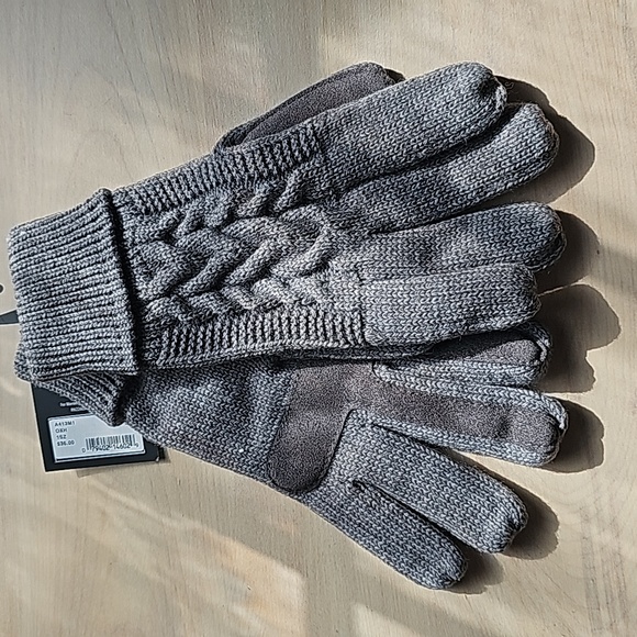 ISOTONER NWT signature smart touch gloves in grey gray - Picture 3 of 6